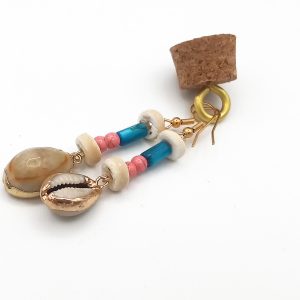 Creation-Calysta-boucles-oreilles-ete-coquillages-et-pampilles-presentation-dans-une-petite-bouteille-bouchon-liege