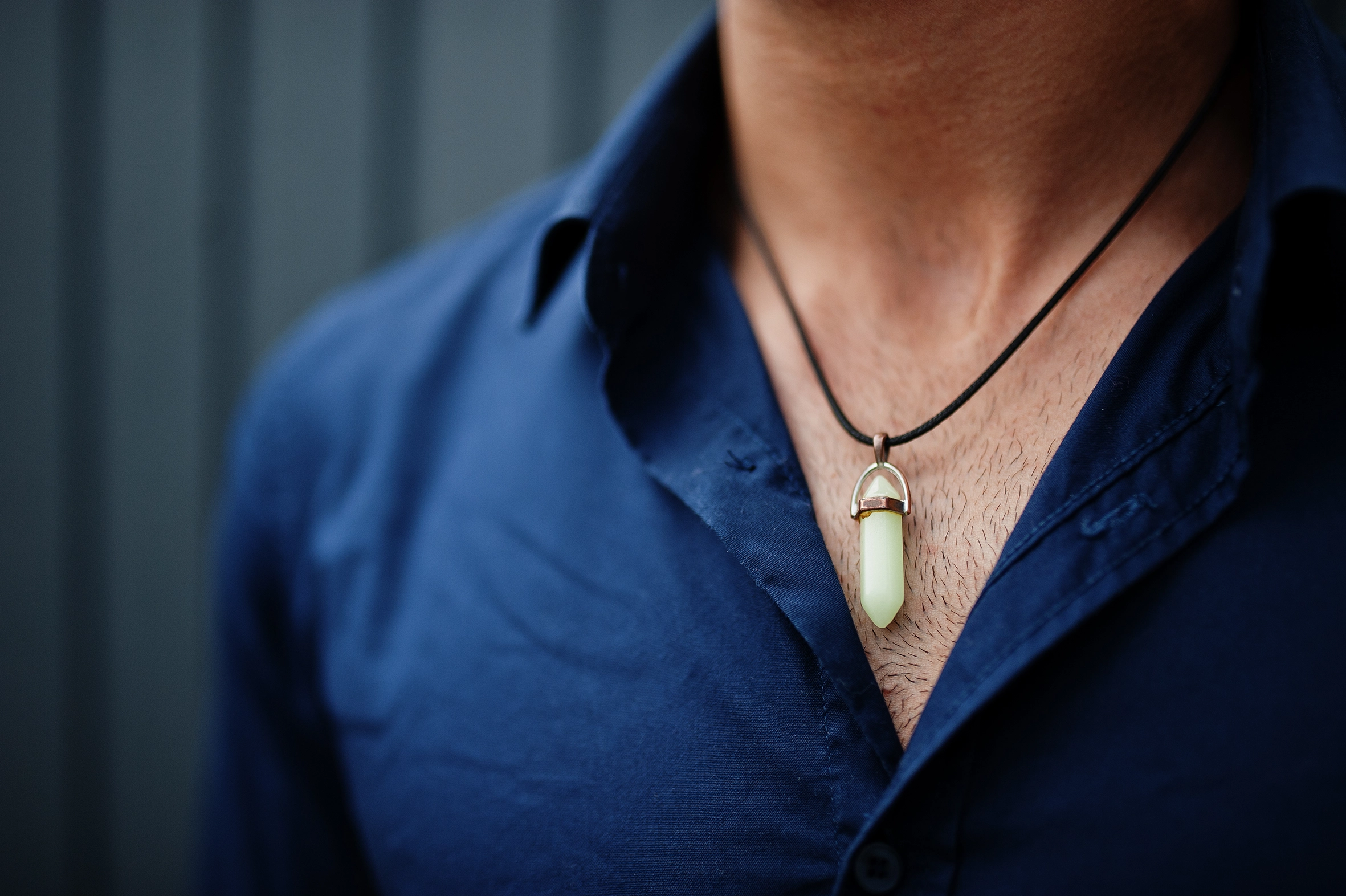 chevalière homme-Pendentif-homme-lithotherapie-cordon-noir-pierre-de-lune Pendentif-homme-chevalière homme-lithotherapie-cordon-noir-pierre-de-lune
